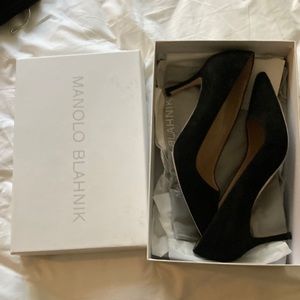 Brand new Manolo black suede pumps